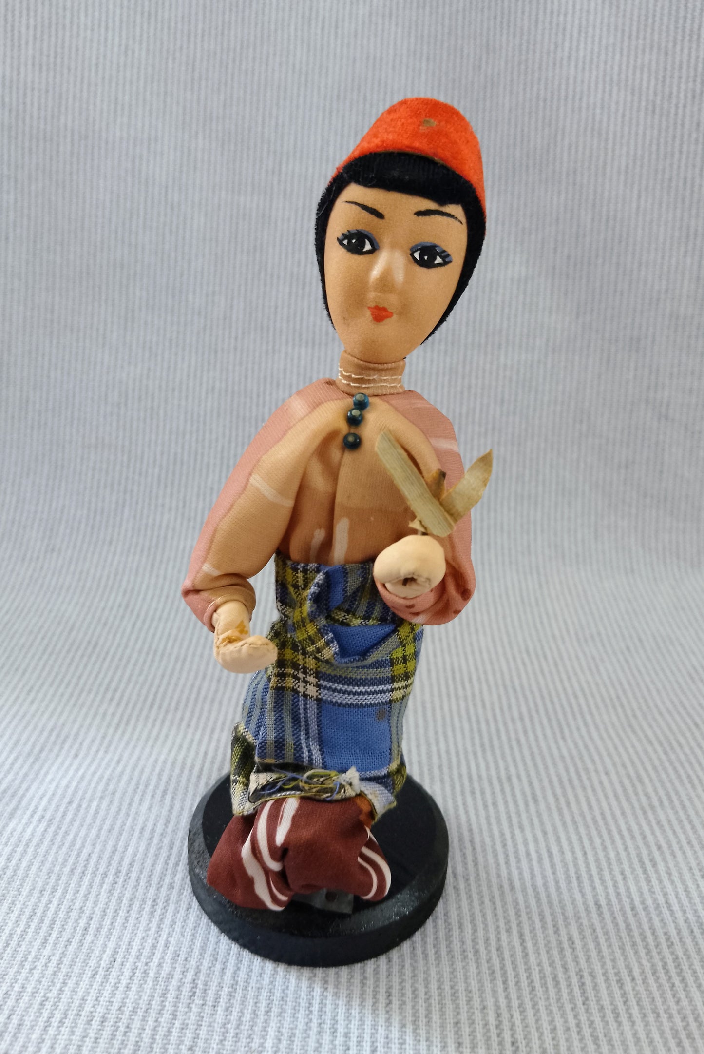 Vintage 1970s Tourist Figurine - Singapore Lady