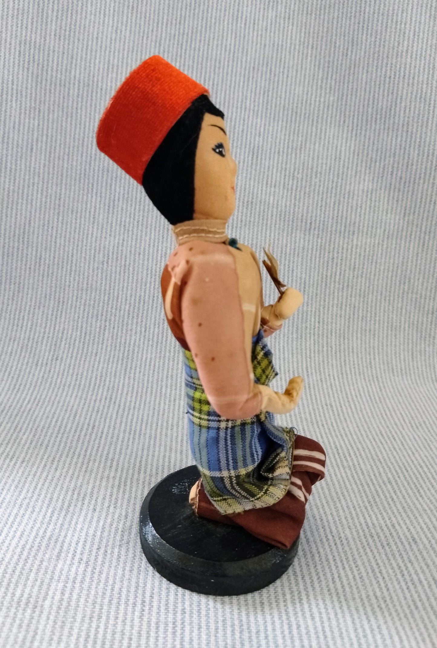 Vintage 1970s Tourist Figurine - Singapore Lady