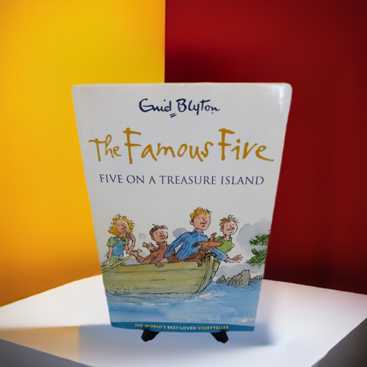 2017 Paperback Edition - Enid Blyton - The Famous Five on Treasure Island