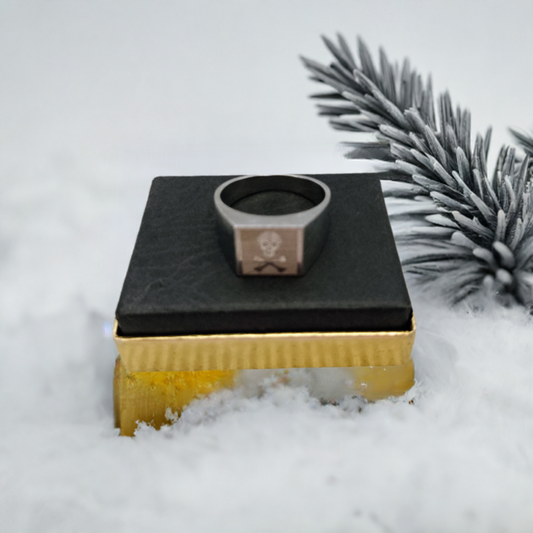 Pewter Skull and Crossbones Ring